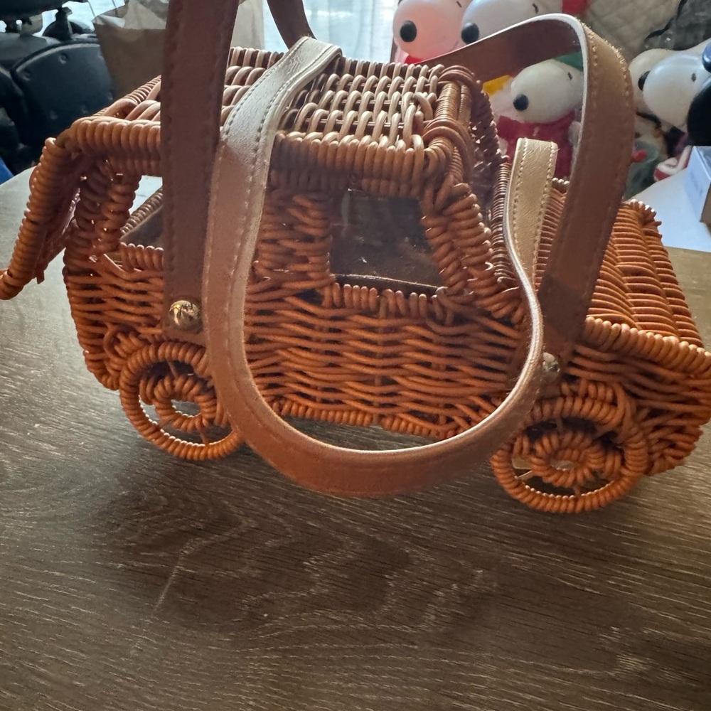 Tommy Bahama Woven Jeep Bag - Picture 2 of 4